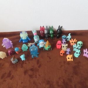 HOW2WORK x Kasing Lung The Little Monsters  POP MART Chris ryniak lot of 30